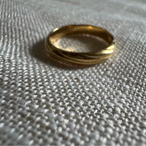 Genuine 18KT Yellow Gold Twisted Band Ring Size 9